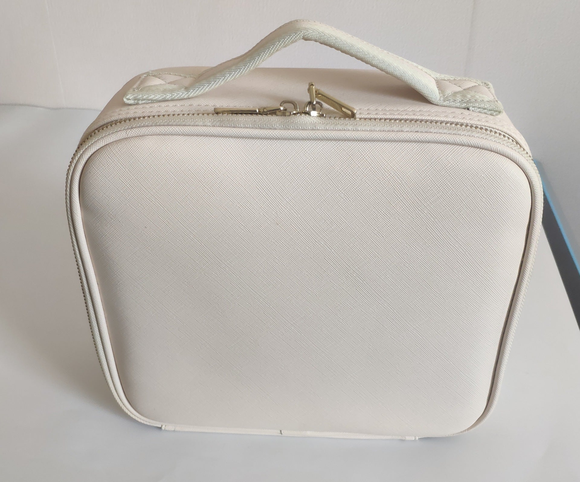 Royleza™ Portable LED Light Up Makeup Bag with Mirror